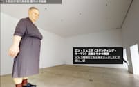 十和田市現代美術館では高さ4メートルのロン・ミュエク作「スタンディング・ウーマン」をあらゆる角度から鑑賞できる