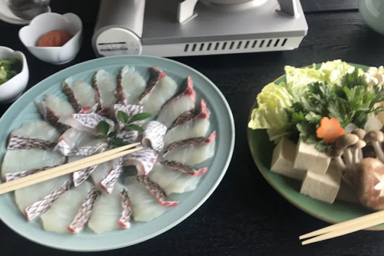 引き締まった身と脂 伝統の一本釣り 和歌山の真鯛 Nikkei Style 引き締まった身と脂 伝統の一本釣り 和歌山の真鯛 Nikkei Style