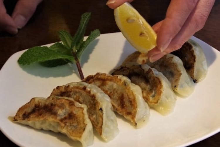 讃岐うどんの粉から餃子 香川の 新名物 はモチモチ Nikkei Style 讃岐うどんの粉から餃子 香川の 新名物 はモチモチ Nikkei Style