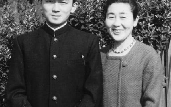 1962年、慶応大学法学部に合格