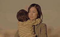 サイボウズが配信する動画「大丈夫」。西田尚美さんが「ワーママ」のリアルな日常を演じている
