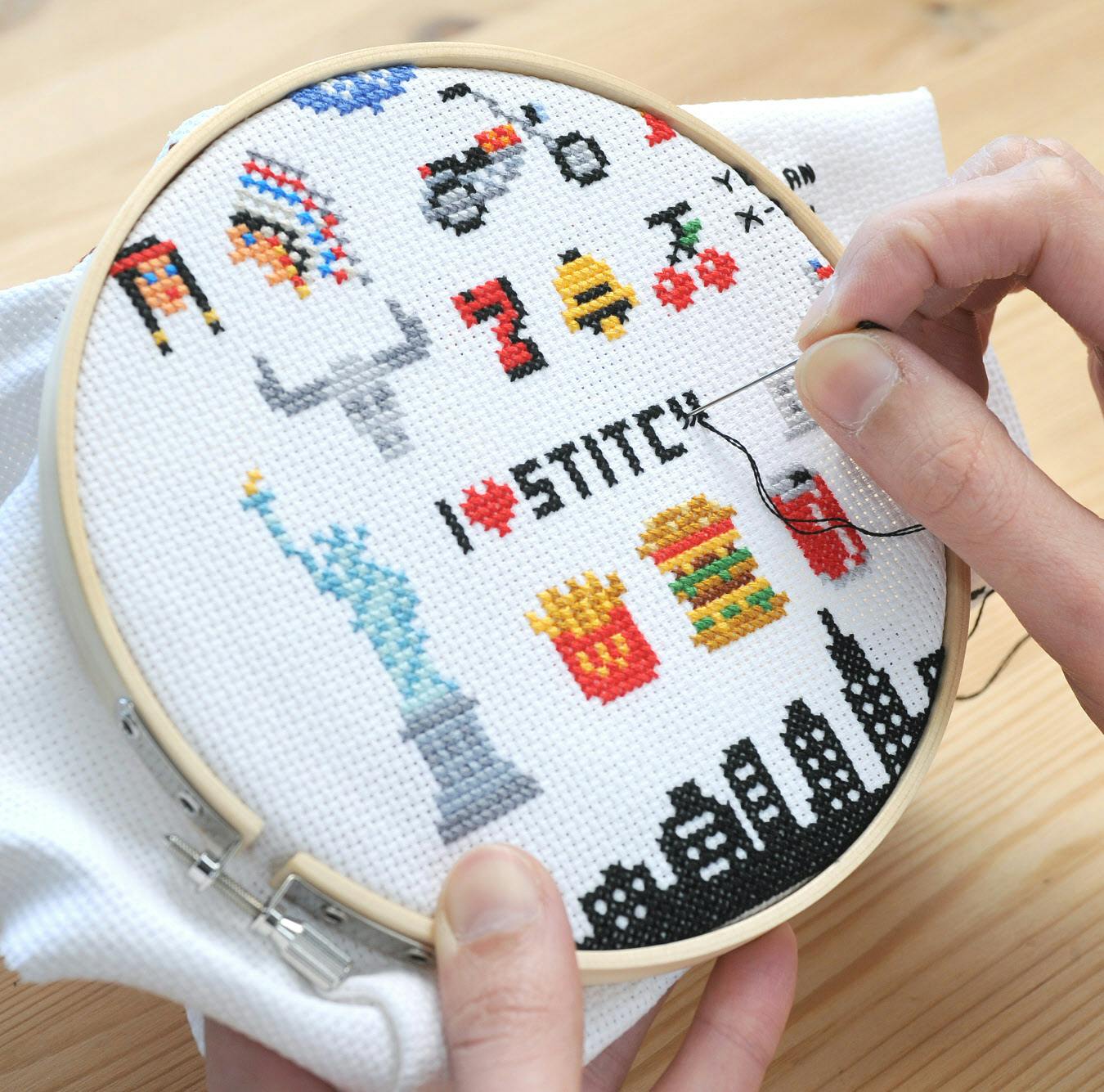 クロスステッチ 子どもの持ち物に彩り Nikkei Style クロスステッチ 子どもの持ち物に彩り Nikkei Style