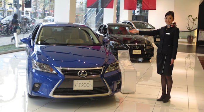 千人分の顔や車種を記憶 レクサスのスゴ腕販売員 日本経済新聞 千人分の顔や車種を記憶 レクサスのスゴ腕販売員 日本経済新聞
