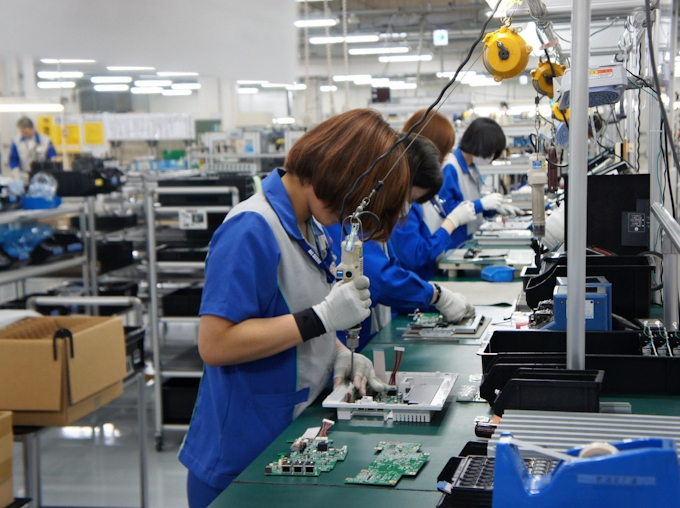 基板も自前 警備サービス支えるセコムの 製造力 日本経済新聞