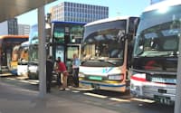 新幹線開業で貸し切りバスの利用が増えている（金沢駅の団体用バス乗り場）