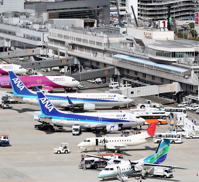 福岡空港 遅れ頻発 滑走路1本 混雑 指定 日本経済新聞 福岡空港 遅れ頻発 滑走路1本 混雑 指定 日本経済新聞