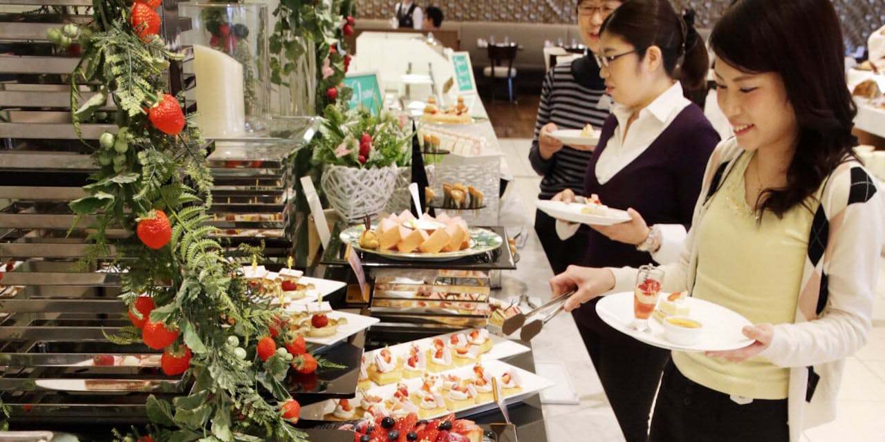 華やかなケーキ 食べ方も美しく Nikkei Style 華やかなケーキ 食べ方も美しく Nikkei Style