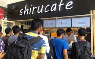 エンリッションは22日、インド工科大ハイデラバード校内に学生向けカフェを開業した
