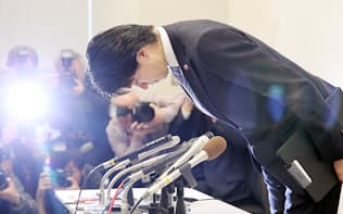 女性問題について記者会見し、謝罪する自民党の宮崎衆院議員（2月12日午前、衆院第2議員会館）