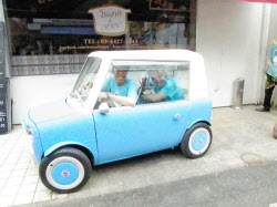 細道も楽々 2人乗り超小型ev リモノが試作車公開 日本経済新聞