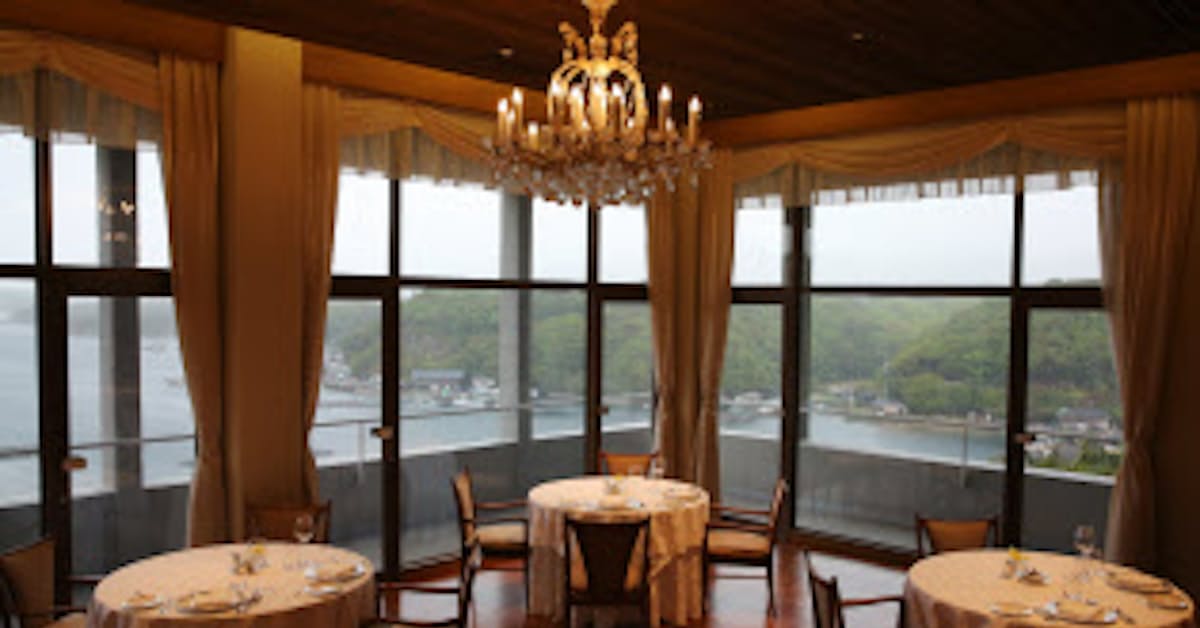 華麗なる一族 とサミットの舞台にみる半世紀 日本経済新聞