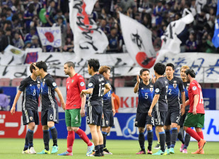 日本代表 ブルガリア戦大勝の陰に守備の懸念 日本経済新聞