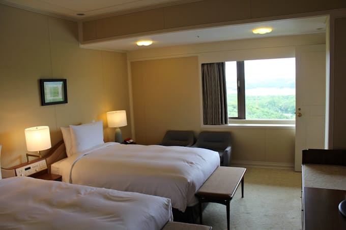 オバマ氏宿泊のスイート公開 サミット会場のホテル 日本経済新聞