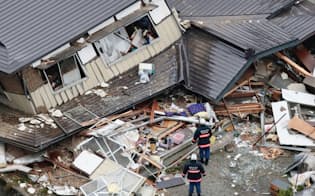 長野県では14年11月に北部で最大震度6弱の地震が発生した（白馬村）=共同