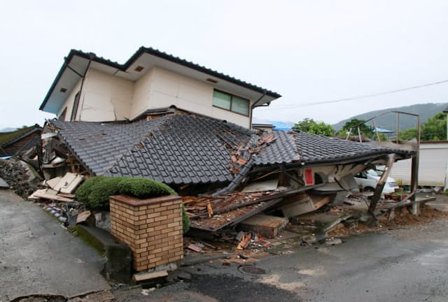 2016年4月に発生した熊本地震では住宅被害が18万棟を超えた（熊本県益城町）