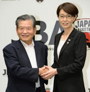 日本バスケ協会 新会長に三屋氏 川淵氏はアドバイザーに 日本経済新聞