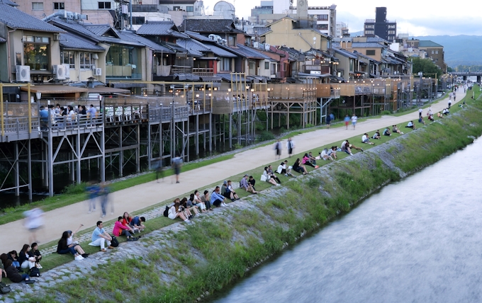 京の風物詩 呼び名に違い とことんサーチ 日本経済新聞