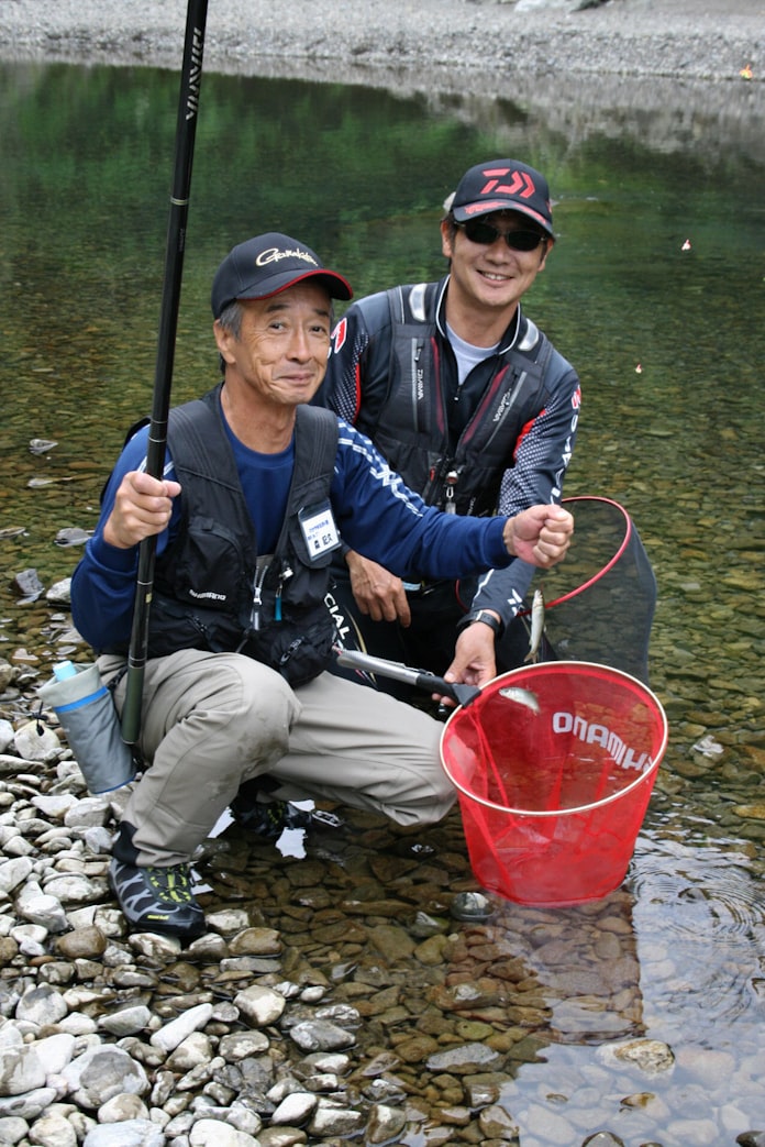 友釣りの醍醐味伝えたい 紀の川のアユとともに 3 日本経済新聞 友釣りの醍醐味伝えたい 紀の川のアユとともに 3 日本経済新聞