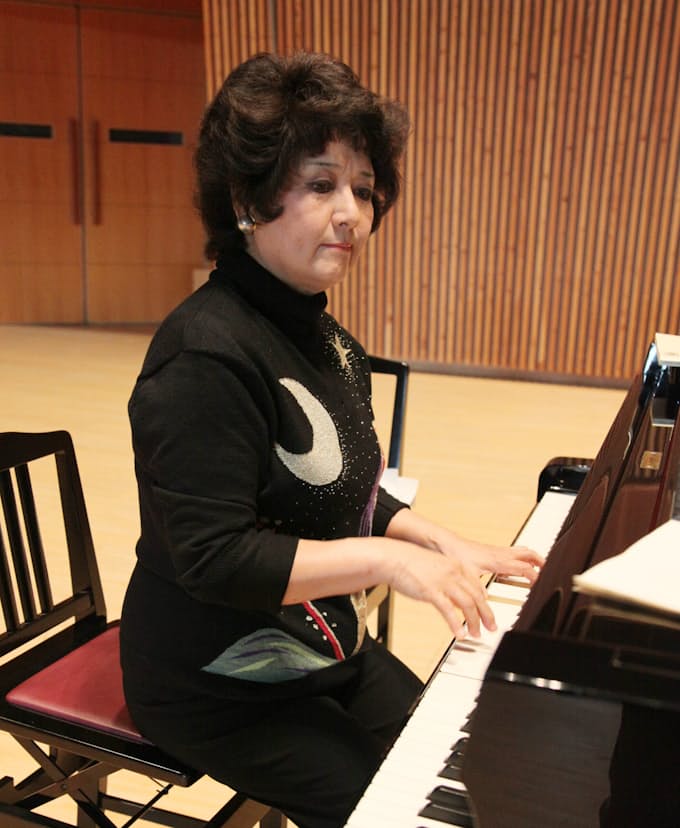 中村紘子さん死去 72歳 ピアニスト 日本経済新聞