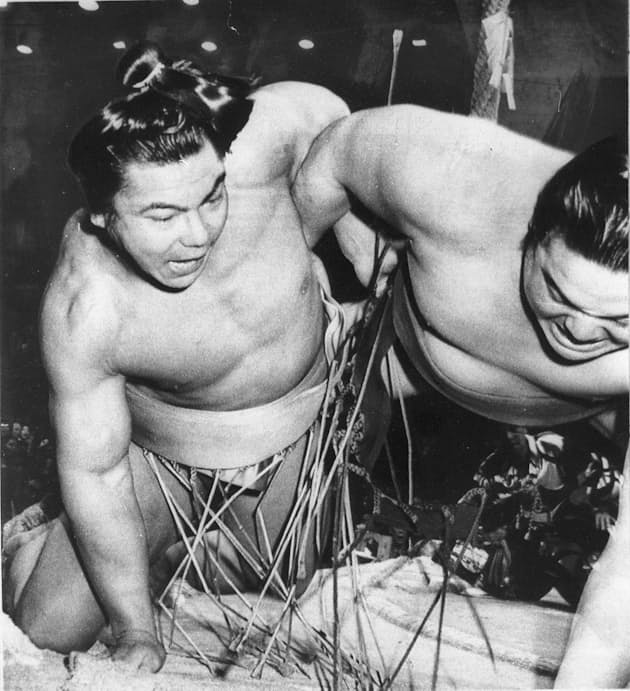 ウルフ 早すぎた死 元横綱 千代の富士の歩み 日本経済新聞