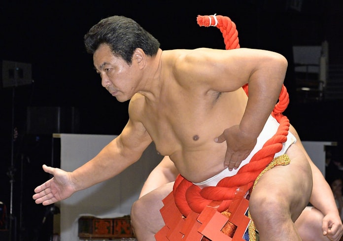 ウルフ 早すぎた死 元横綱 千代の富士の歩み 日本経済新聞 ウルフ 早すぎた死 元横綱 千代の富士の歩み 日本経済新聞