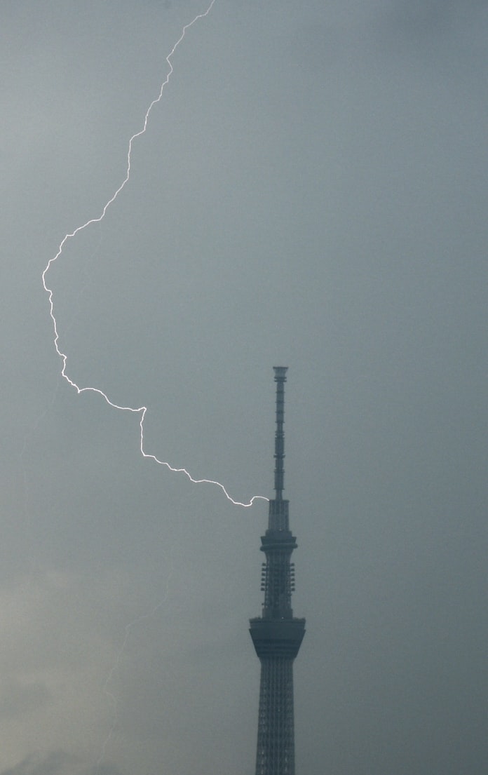 落雷待つスカイツリー 世界も注目の観測拠点 日本経済新聞 落雷待つスカイツリー 世界も注目の観測拠点 日本経済新聞