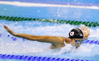競泳女子100メートルバタフライ予選、力泳する池江璃花子（リオデジャネイロ）=共同
