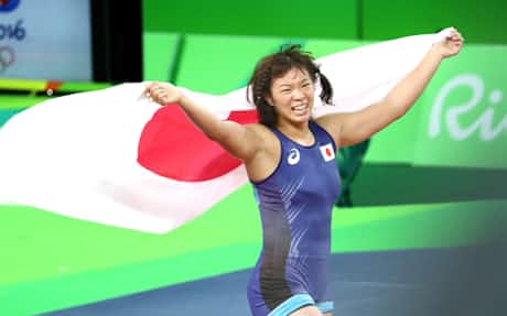 川井が金メダル レスリング女子63キロ級 日本経済新聞
