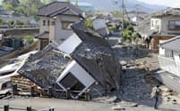 地震で倒壊した熊本県益城町の家屋（4月）
