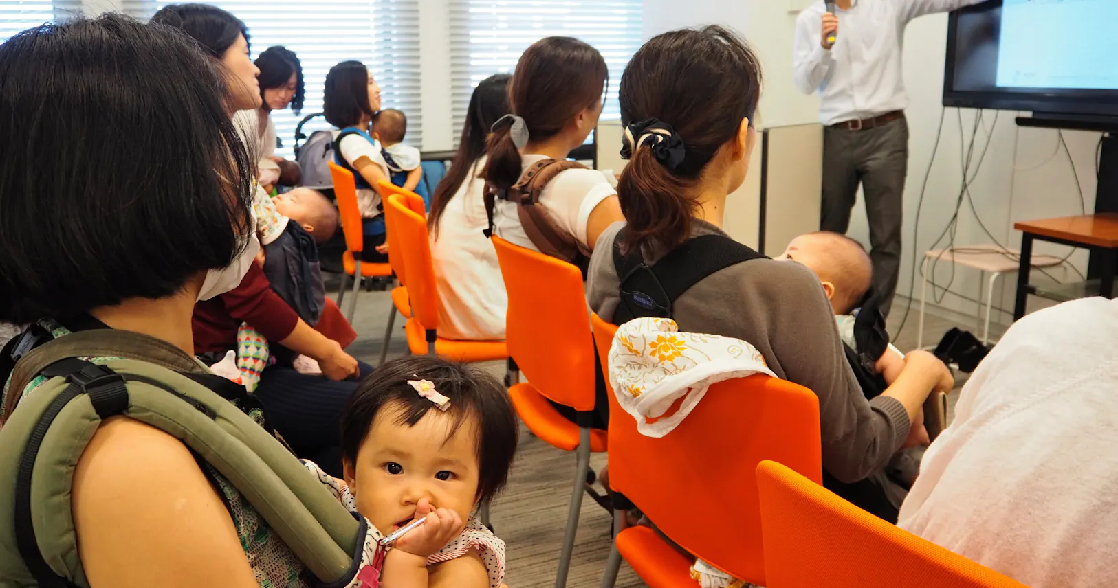 早期復職 企業は舵 女性活躍と逆行 懸念も Nikkei Style