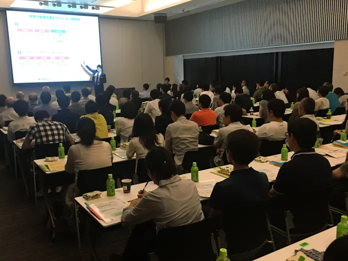 メガ大家」へ、群がる会社員 - 日本経済新聞