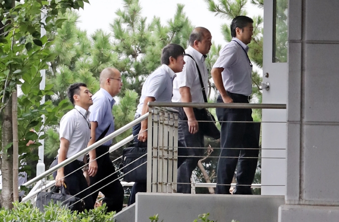 佐川急便東京営業所を家宅捜索 社員が駐車違反逃れか 日本経済新聞