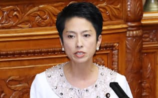 参院本会議で代表質問する民進党の蓮舫代表(28日午前)
