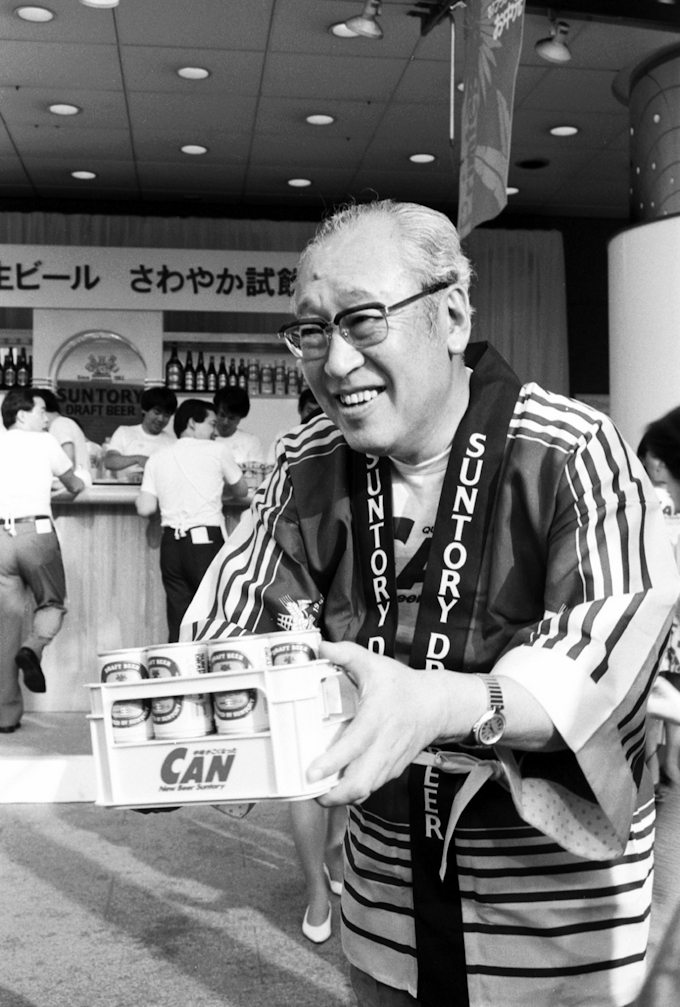 26年ぶりのリベンジ 飲んでみなはれ 1 日本経済新聞