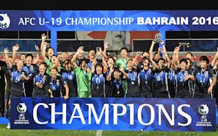 サッカーu19日本代表 監督は代えるべき 日本経済新聞 サッカーu19日本代表 監督は代えるべき 日本経済新聞