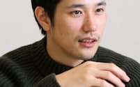 まつやま・けんいち　1985年生まれ、青森県出身。映画「男たちの大和　YAMATO」（2005年）で注目を集め、「デスノート」シリーズで人気俳優に。NHK大河ドラマ「平清盛」（12年）で主演するなど、映画、テレビドラマで活躍。