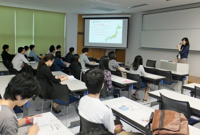 静岡産業大学は学生向けに労働法講座を開いた