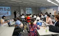 起業家育成プログラムにも多様な人材が集まる（2016年8月、神戸市）
