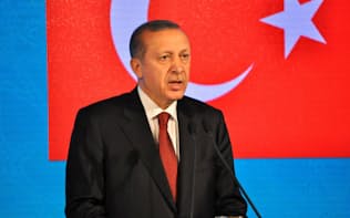 トルコのエルドアン大統領は国政選挙を前倒しし、大統領権限の強化を狙う