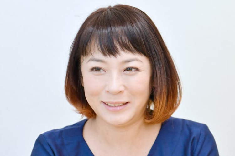 女優 佐藤仁美さん ノーと言わぬイケメンの父 Nikkei Style 女優 佐藤仁美さん ノーと言わぬイケメンの父 Nikkei Style