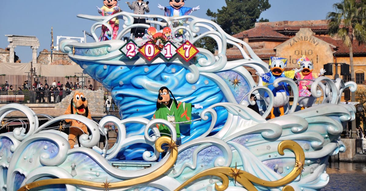 東京ディズニーリゾート 元旦からにぎわう 日本経済新聞