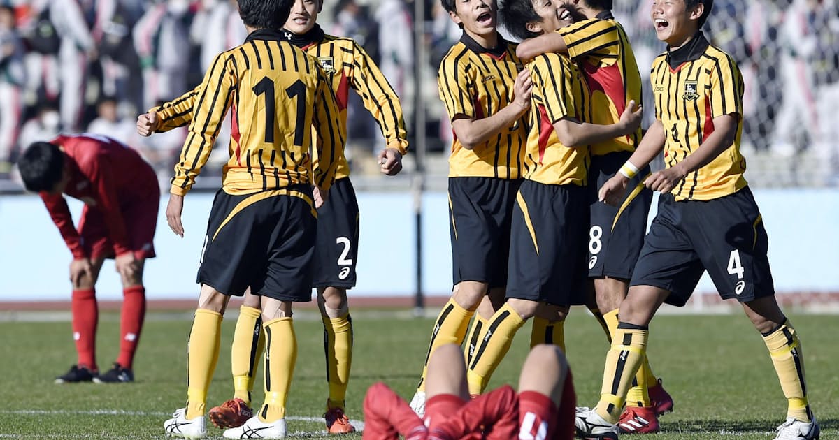 青森山田 東海大仰星など4強 全国高校サッカー 日本経済新聞 青森山田 東海大仰星など4強 全国高校サッカー 日本経済新聞