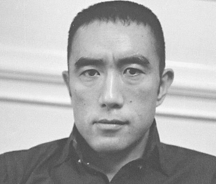 死が肉体の外から 三島由紀夫の未発表の肉声 日本経済新聞 死が肉体の外から 三島由紀夫の未発表の肉声 日本経済新聞