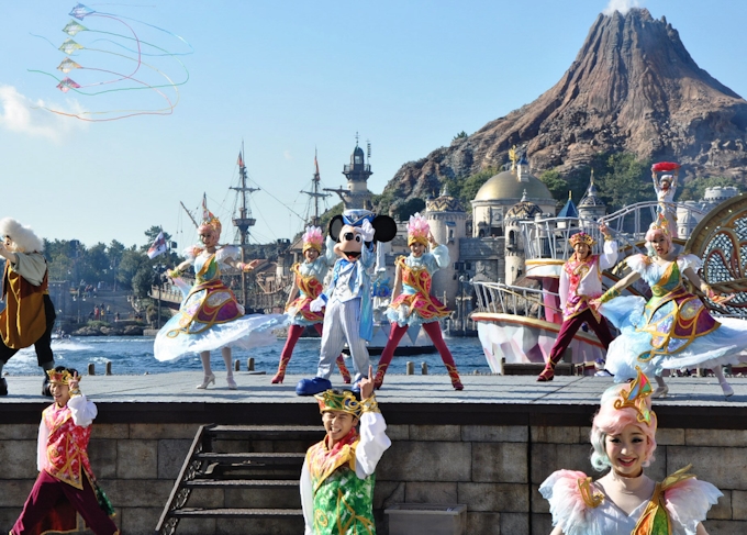 東京ディズニーシー 15周年記念イベントの最終章 日本経済新聞