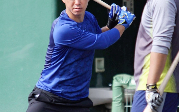 ソフトバンク 長谷川が自主トレ公開 日本経済新聞