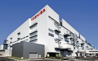 東芝はメモリー工場を米ウエスタンデジタルと共同運営している（三重県四日市市）