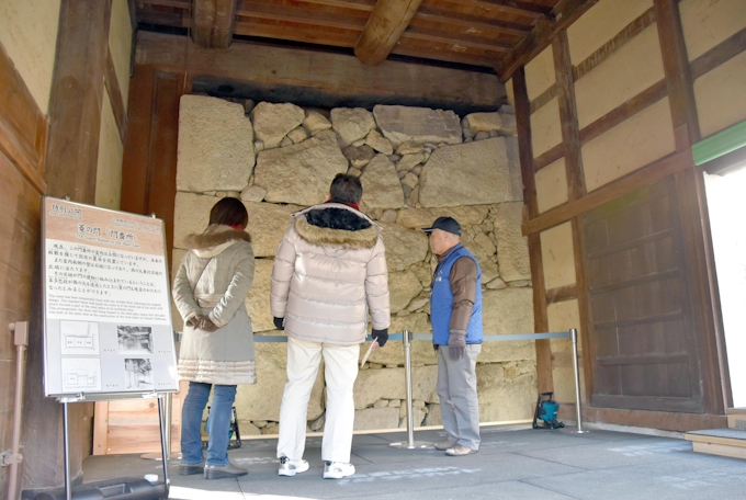 姫路城の 菱の門 内部を初公開 武士の詰め所 日本経済新聞