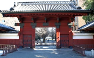 東京大学の赤門はかつて加賀藩の御守殿門だった（東京・文京）