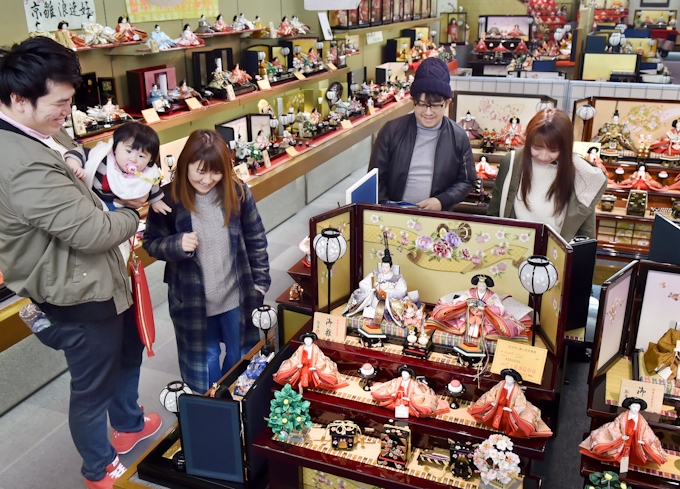 ひな人形探すなら松屋町 とことんサーチ 日本経済新聞