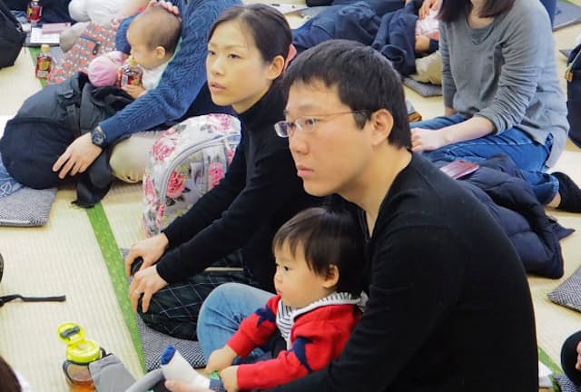 「保育園増やし隊＠武蔵野」が2月5日に開いた交流会。希望の保育所に入れなかった保護者が多数集まった